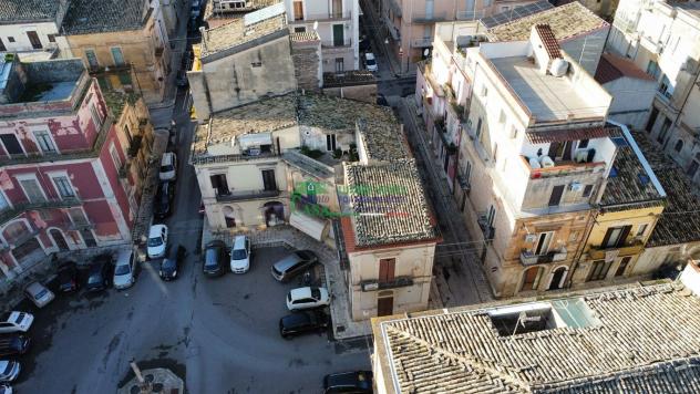 Rif. 9599 - Palazzetto d'Epoca con tripla esposizione in "Piazza Fonti", Ragusa - Foto 3