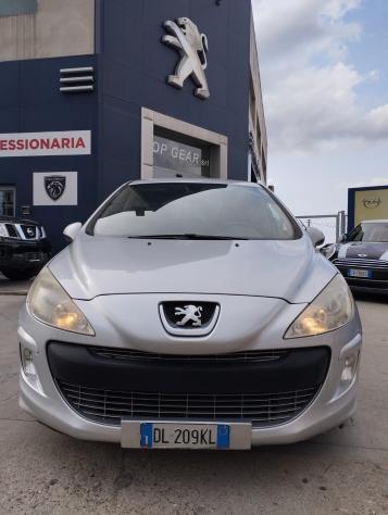 Peugeot 308 1.6 HDi 110CV 3p. Tecno (5 Marce) - Foto 2