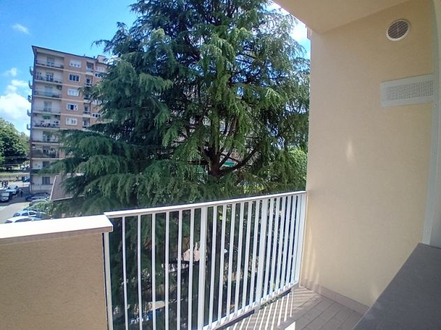 Luminoso Bilocale Balcone e Cantina Stabile Totalmente Ristrutturato (Ex 110%) - Foto 2