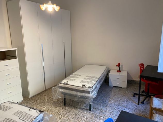 CENTRALISSIMO, VICINO TUTTE FACOLTA', OFFRO POSTO LETTO IN AMPIA CAMERA DOPPIA - Foto 4