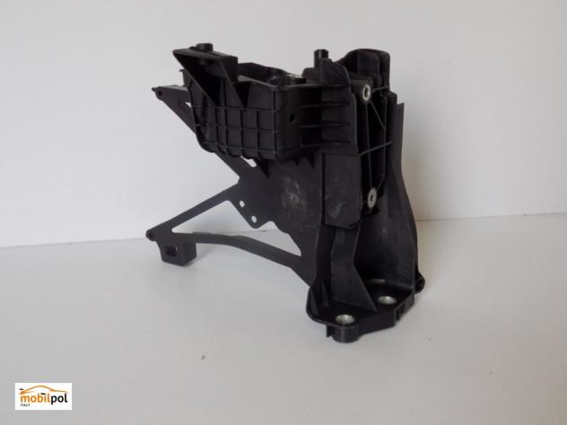 Mercedes E W213 Staffa cintura / slitta destra - 4310