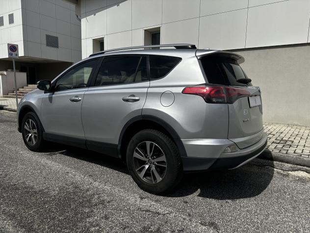 Toyota RAV4 2.0 D-4D 143cv MT Active 2WD - Foto 4