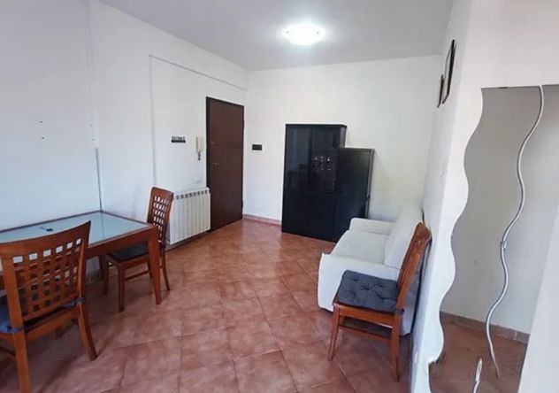 ACILIA BILOCALE ARREDATO CON BALCONE E POSTO AUTO CONDOMINIALE. - Foto 4