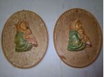 coppia quadretti vintage in legno anni 50 con statuine gesso