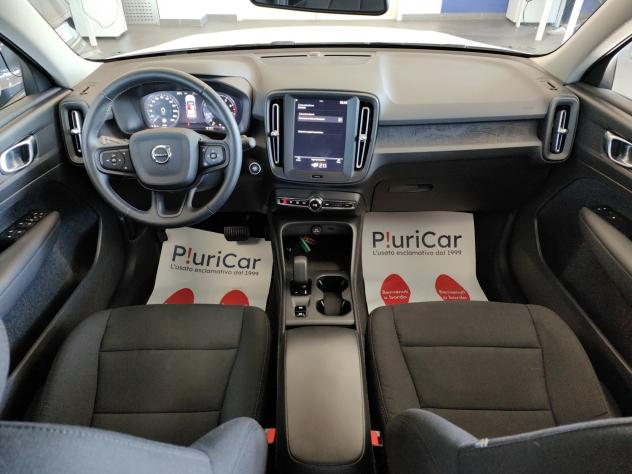 Volvo XC40 T2 Momentum Core Auto Fari LED Front&Lane Assist - Foto 3