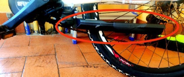 SPEDIZIONE GRATUITA = Cavalletto Ursus a scatto (molla) e-bike 31 cm usato - Foto 2