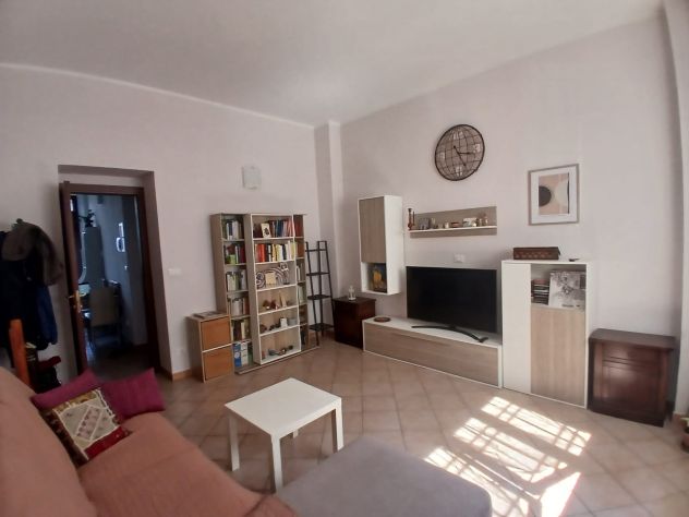 LUMINOSO TRILOCALE ARREDATO - THREE-ROOM FURNISHED APARTMENT - Foto 5