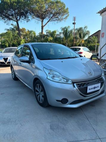 Peugeot 208 1.4 e-HDi 68 CV S&S CAMBIO AUTOMATICO 5 porte Active