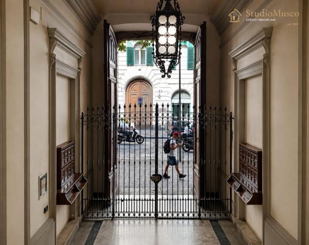 APPARTAMENTO di 10 vani e di 186 mq (NAPOLI) rif. NAVOGB - Foto 20