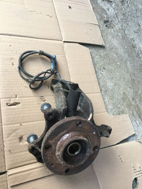 Mozzo Fusello Montante ruota sinistro / SX con ABS Citroen C3 1 serie