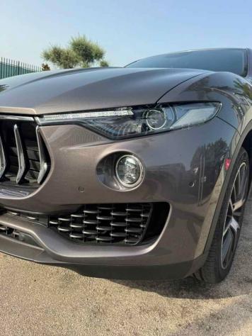 MASERATI LEVANTE 3.0 D 250 CV - Foto 8