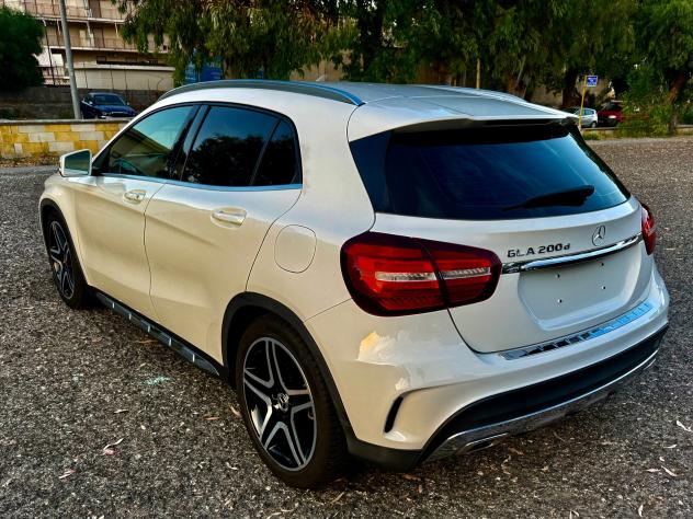 MERCEDES- BENZ GLA 200 D AMG PREMIUM - Foto 5