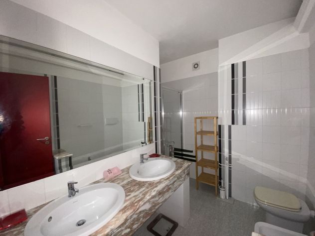 APPARTAMENTO CENTRALE OTTIME CONDIZIONI CON TERRAZZA - Foto 5