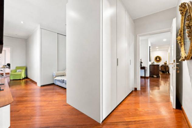 Appartamento di 230 m² con più di 5 locali e box auto in vendita a Milano - Foto 11