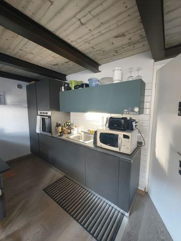 Cucina Lube con grande isola + elettrodomestici Hotpoint – €4.000 - Foto 4