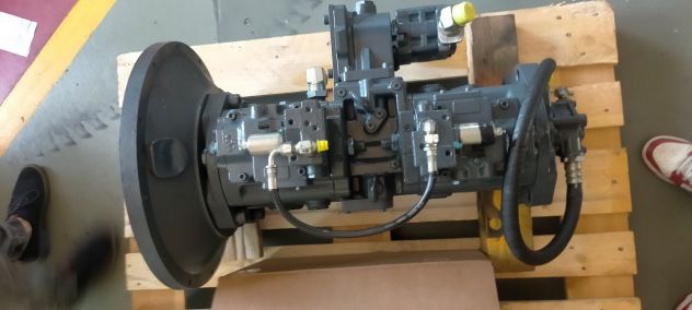 Pompa KPM K5V160DTP1SLR-STOK-V per Case CX350D
