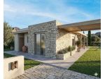 Villa Indipendente Hi-Tech in Stile Pietra a Vista