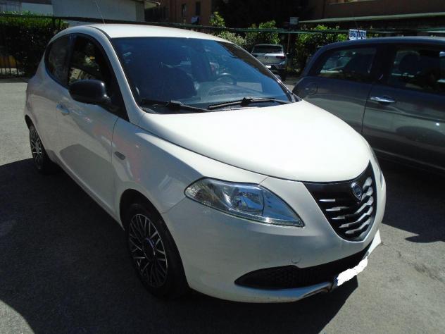 Ypsilon'15 1.2 8V S Momodes. 87000 km E6 OK NEOP - Foto 3