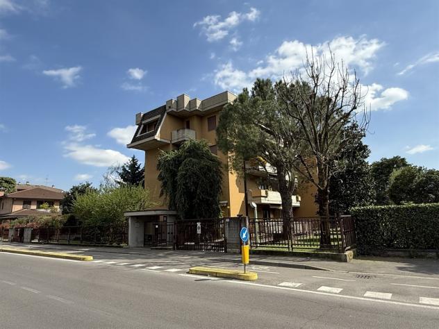 Lissone - Appartamento di 3 ampi locali con giardino in zona residenziale a 15' a piedi dal centro e dal Parco di Monza - - Foto 2