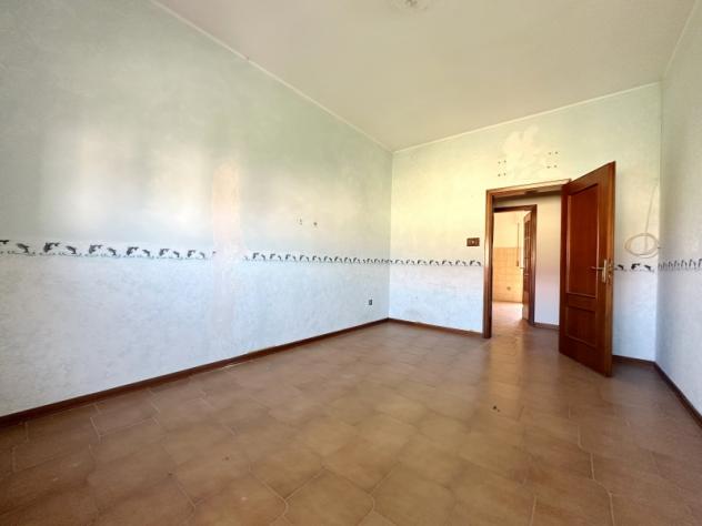 MASSA MARITTIMA AMPIO APPARTAMENTO AL SECONDO PIANO CON BALCONE - Foto 10