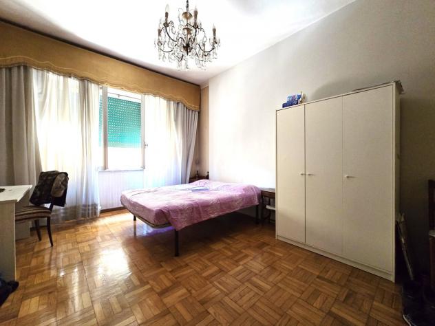 Stanza in appartamento in affitto a Roma