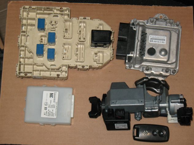 0261S04535 KIT ECU SUZUKI SX4 1.6 ME17.9.51 3392055L10 3677055L01 3717179J22