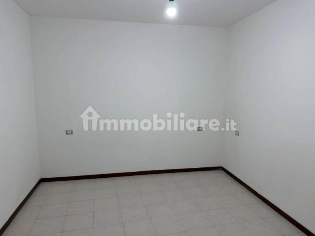 Luminoso appartamento su due livelli con posto auto - Foto 6