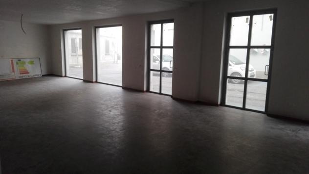 Oltre 3 vetrine in affitto a Saronno - Foto 7