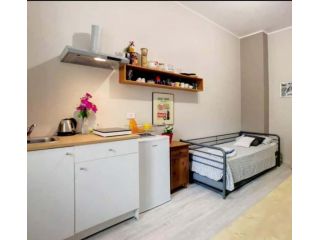 Stanza Singola con Cucina indipendente