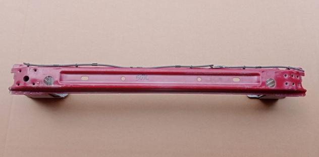 TRAVERSA PARAURTI POST. ROSSO MET 999-U1304694 Carrozzeria  Lamierati esterni  Paraurti  Traversa parau FIAT - 500 L - 01-07-2012 - 01-06-2018, FIAT -