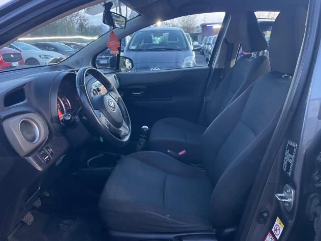 Toyota Yaris 1.4 D-4D 5 porte Lounge - Foto 9