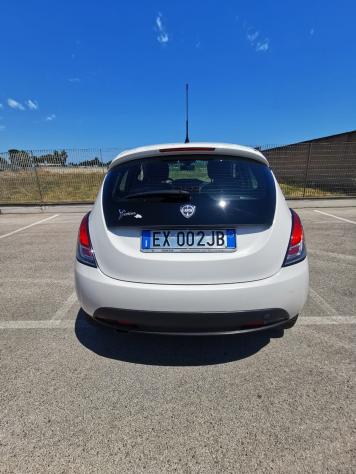 Lancia Ypsilon 1.2 69 CV 5P. GPL Ecochic Silver - Foto 7
