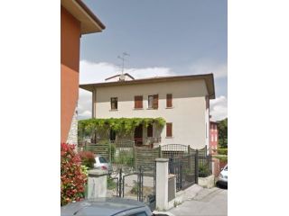 Camera arredata con bagno privato vicino stazione F.S. Desenzano del Garda (BS)