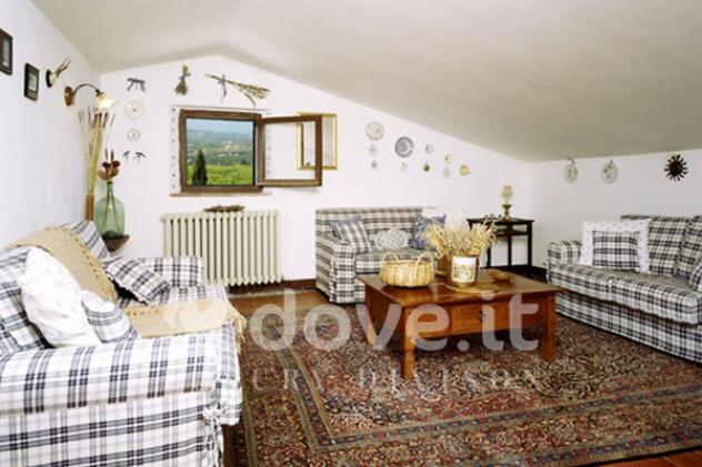 Rustico / Casale di 2200 m² con più di 5 locali e box auto in vendita a Asciano - Foto 9