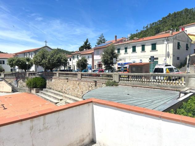 Gabbro terra tetto con annesso e giardino esclusivo