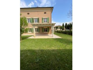 Edificio storico in affitto a Cascina 150 mq  Rif: 1363126
