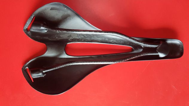 Sella in carbonio superleggera 118g mai usata - Foto 4