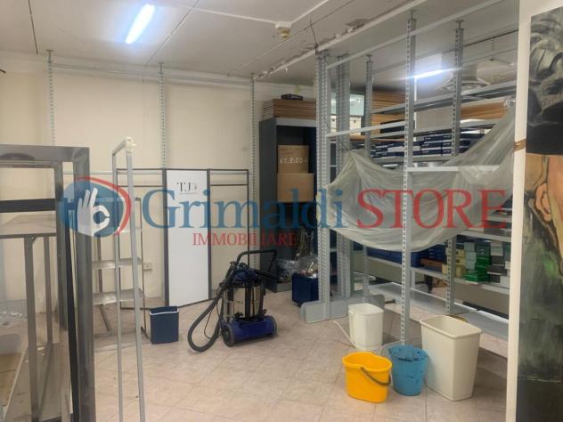 Oltre 3 vetrine in vendita a Campi Salentina - Foto 12