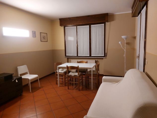 PRIVATO AFFITTA ELEGANTE APPARTAMENTO con 2 camere zona Campus-Montanara - Foto 3