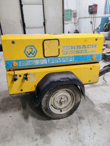 COMPRESSORE AD ARIA COMPRESSA SILENZIATO DA 2500 LITRI A GASOLIO