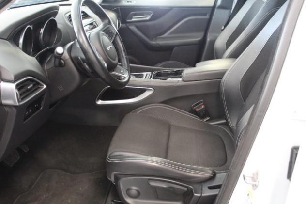 JAGUAR F-Pace 2.0 D 180 CV R-Sport Automatica rif. 24035133 - Foto 2