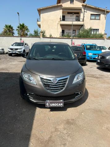 Lancia Ypsilon 1.2 69 CV Unyca VISTA E PIACIUTA - Foto 3