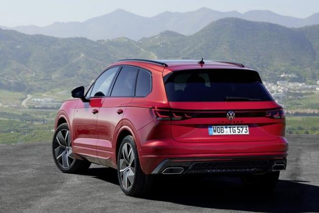 VOLKSWAGEN Touareg 3.0 V6 TSI eHybrid 462 CV R Final Edition rif. 24050286 - Foto 6