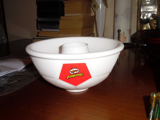 UN PORTA PATATINE PRINGLES NUOVO ORIGINALE MARCA PRINGLES PRINGOOOALS CONFEZIONA - Foto 8