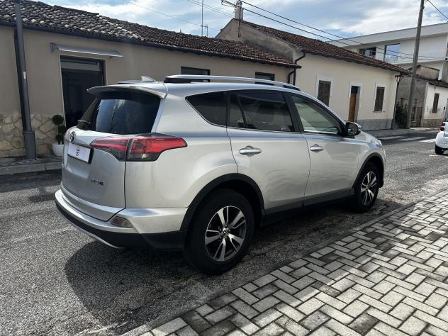 Toyota RAV4 2.0 D-4D 143cv MT Active 2WD - Foto 6