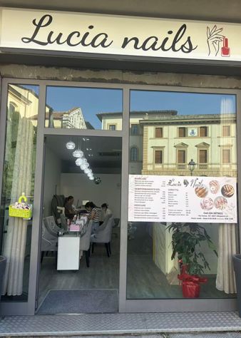 AD ALTOPASCIO IL TUO STILE PARTE DALLE MANI PRENOTA IL TUO MOMENTO DI BELLEZZA Tel:3242675033