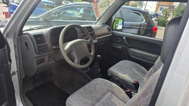 SUZUKI Jimny 1.3i 16V cat 4WD JLX rif. 24112416 - Foto 5