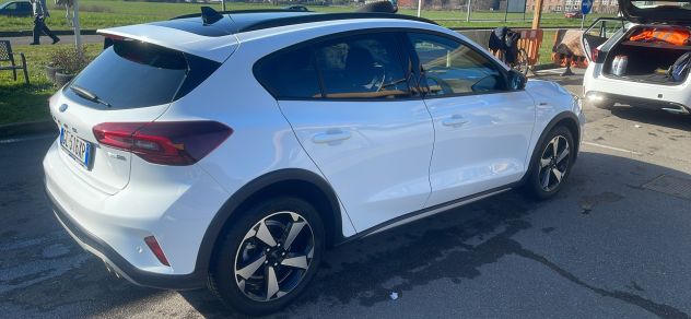 Vendo Ford focus active 1000cc con 125 cv myhibrid - Foto 7