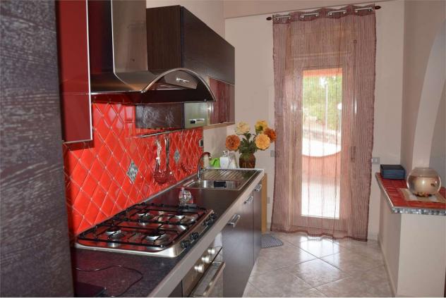 V001842 - VILLA DA 140 MQ 40 MQ VERANDA 2300 MQ GIARDINO - Foto 6