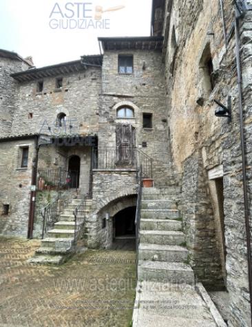 IMMOBILI-IMMOBILE RESIDENZIALE-Piazza Umberto I', 06035 Grutti PG, Italia - Foto 5